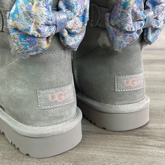 🍁 UGG 🍁 BAILEY BOW ABSTRACT SPLATTER BOOTS - Picture 8 of 14